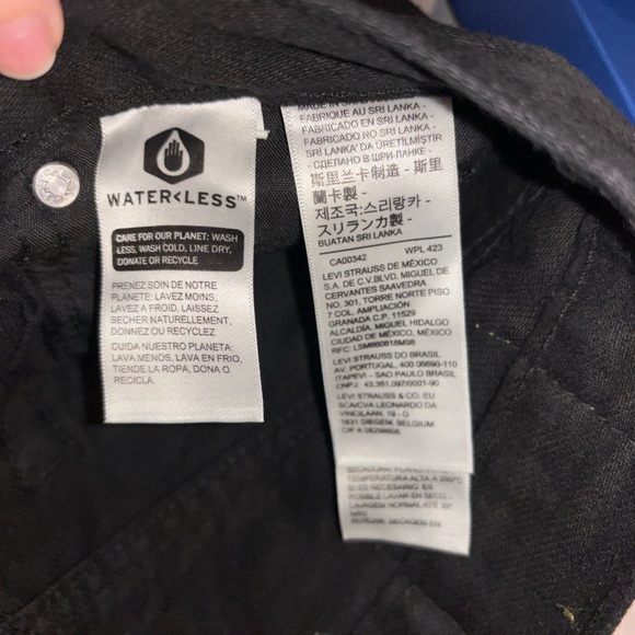 NWT Levi’s High Waisted Mom Jean - Picture 9 of 12